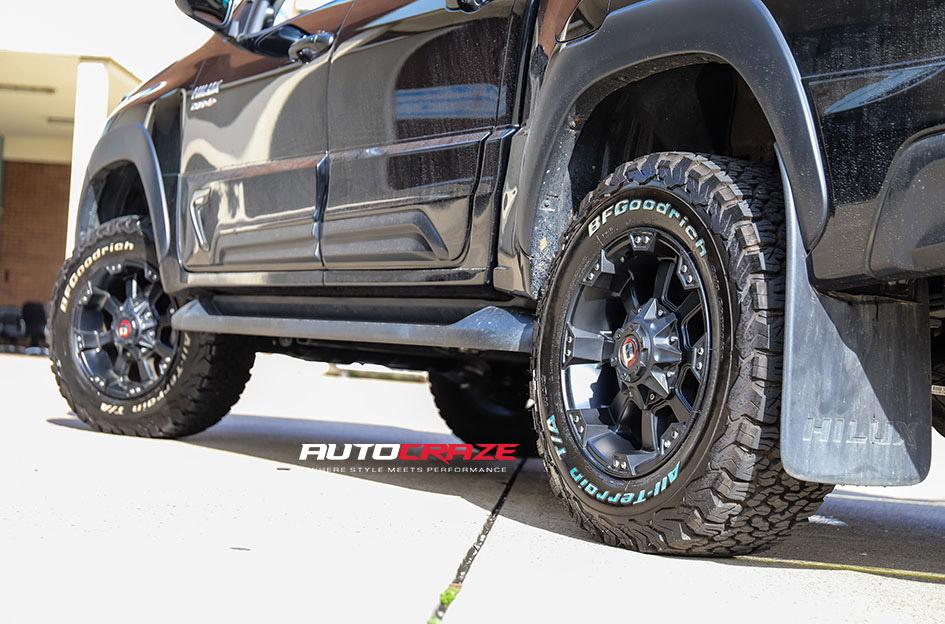 TOYOTA HILUX N80 4WD MORAX FLAT BLACK